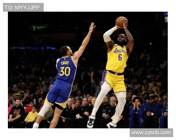 詹姆斯观看足球明星精彩瞬间视频分享与感悟 詹姆斯观看足球明星精彩瞬间视频分享与感悟