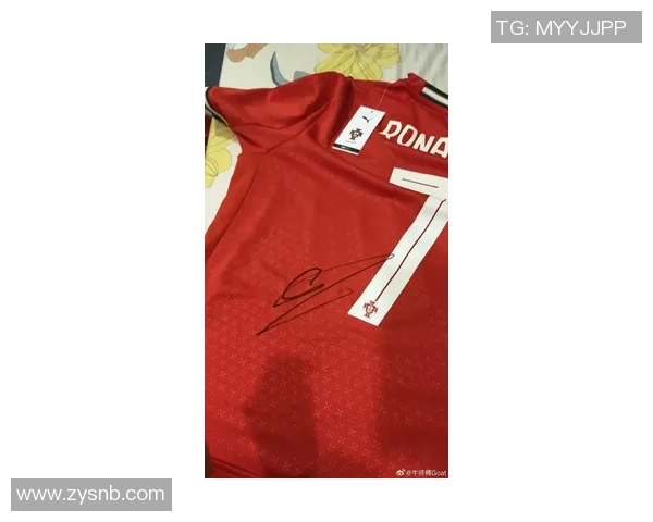 足球明星C罗的签名背后的故事与价值解析 足球明星C罗的签名背后的故事与价值解析