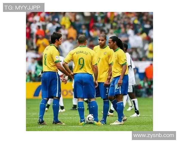 五位足球明星同框合影展现足坛风采与友谊的精彩瞬间 五位足球明星同框合影展现足坛风采与友谊的精彩瞬间