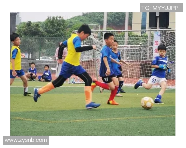 韩国足球明星组合闪耀赛场展现团队精神与个人魅力