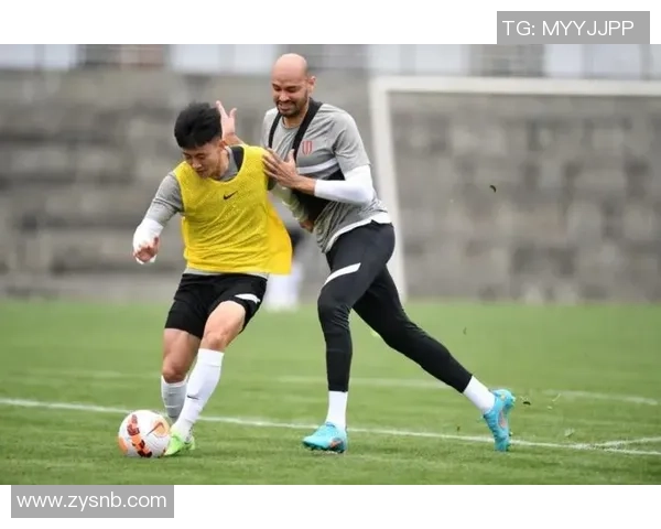 成都足球队在亚运会中的默契配合与战术执行全面分析 成都足球队在亚运会中的默契配合与战术执行全面分析